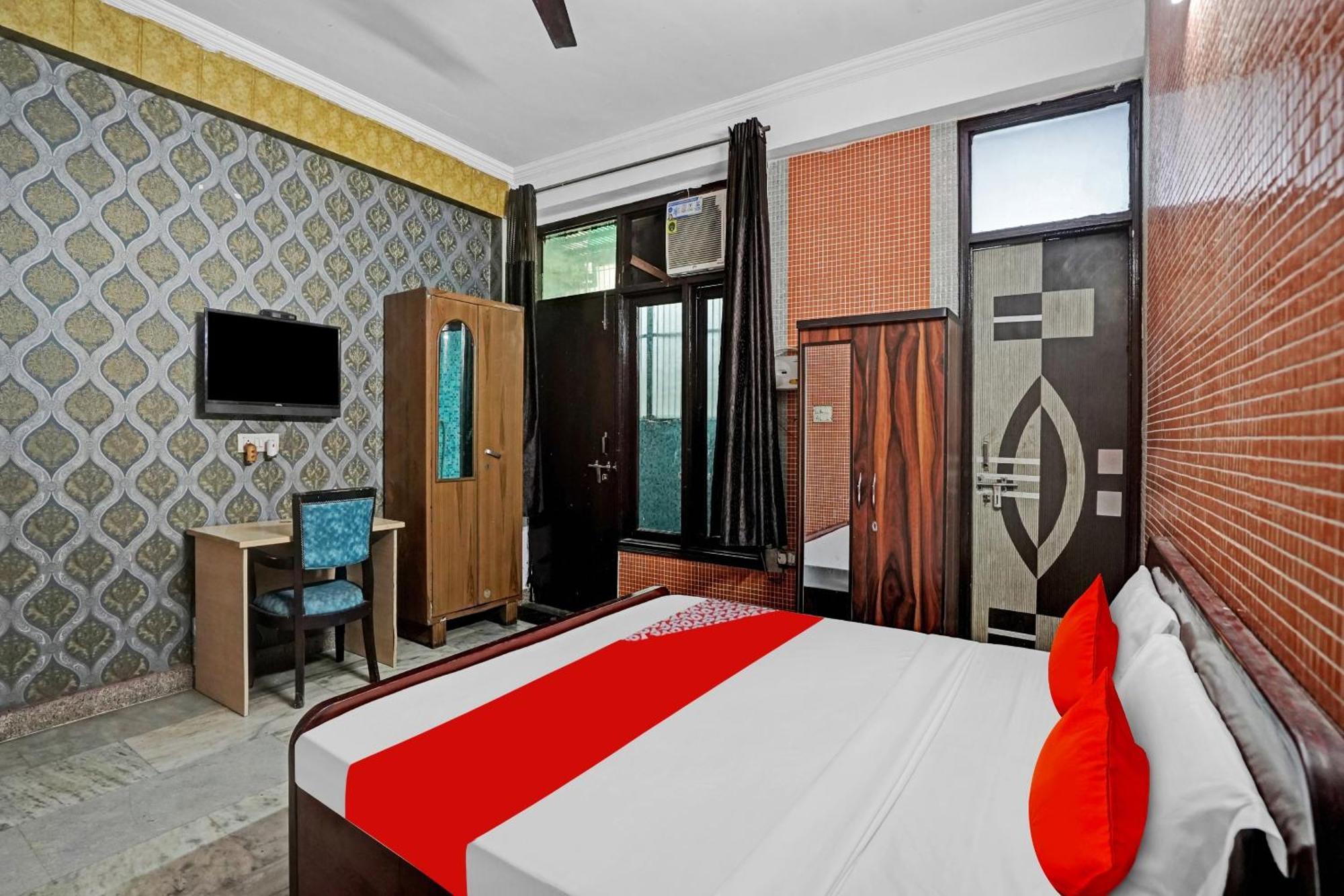 Hotel O Park View Noida Esterno foto