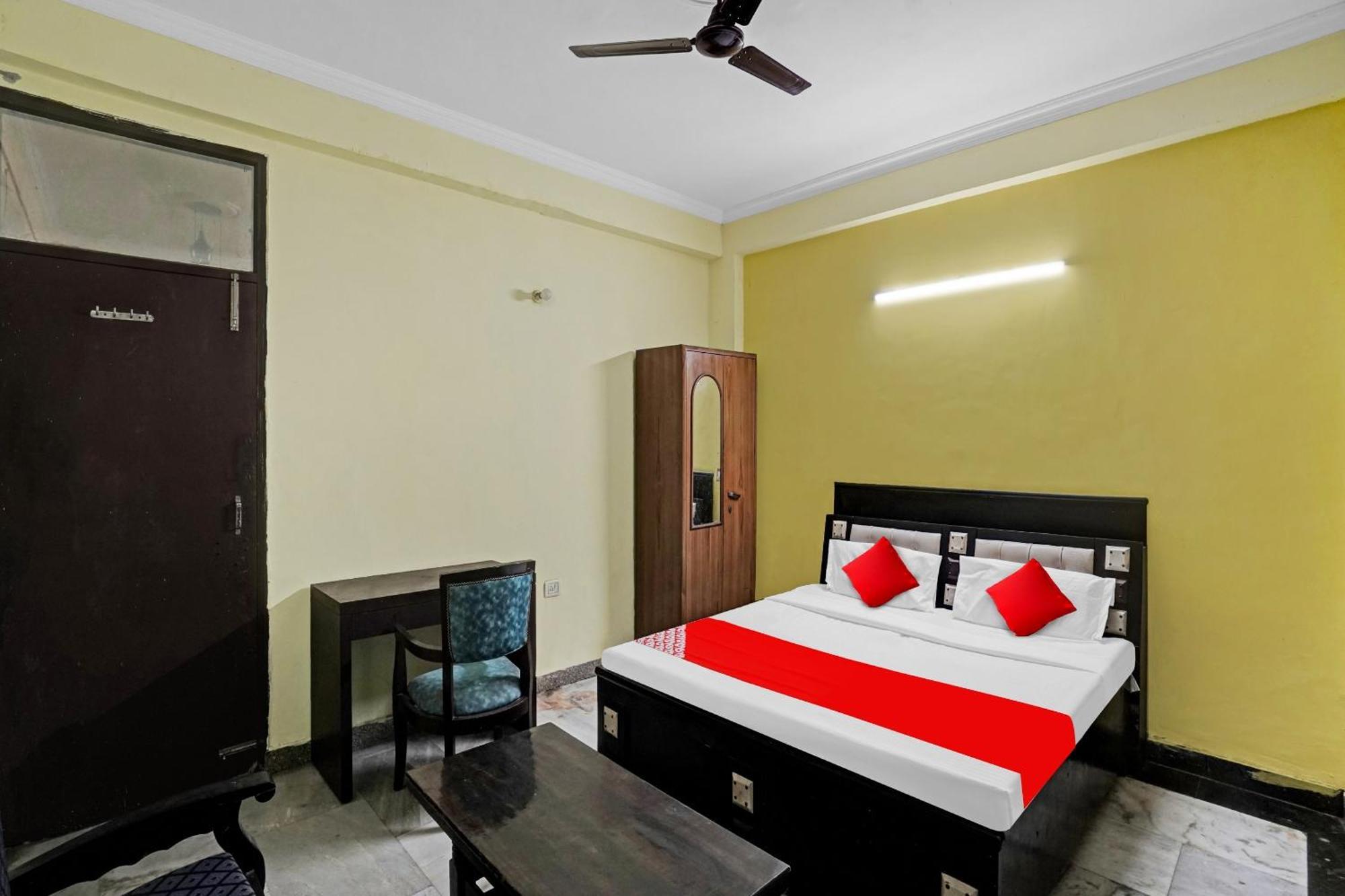 Hotel O Park View Noida Esterno foto