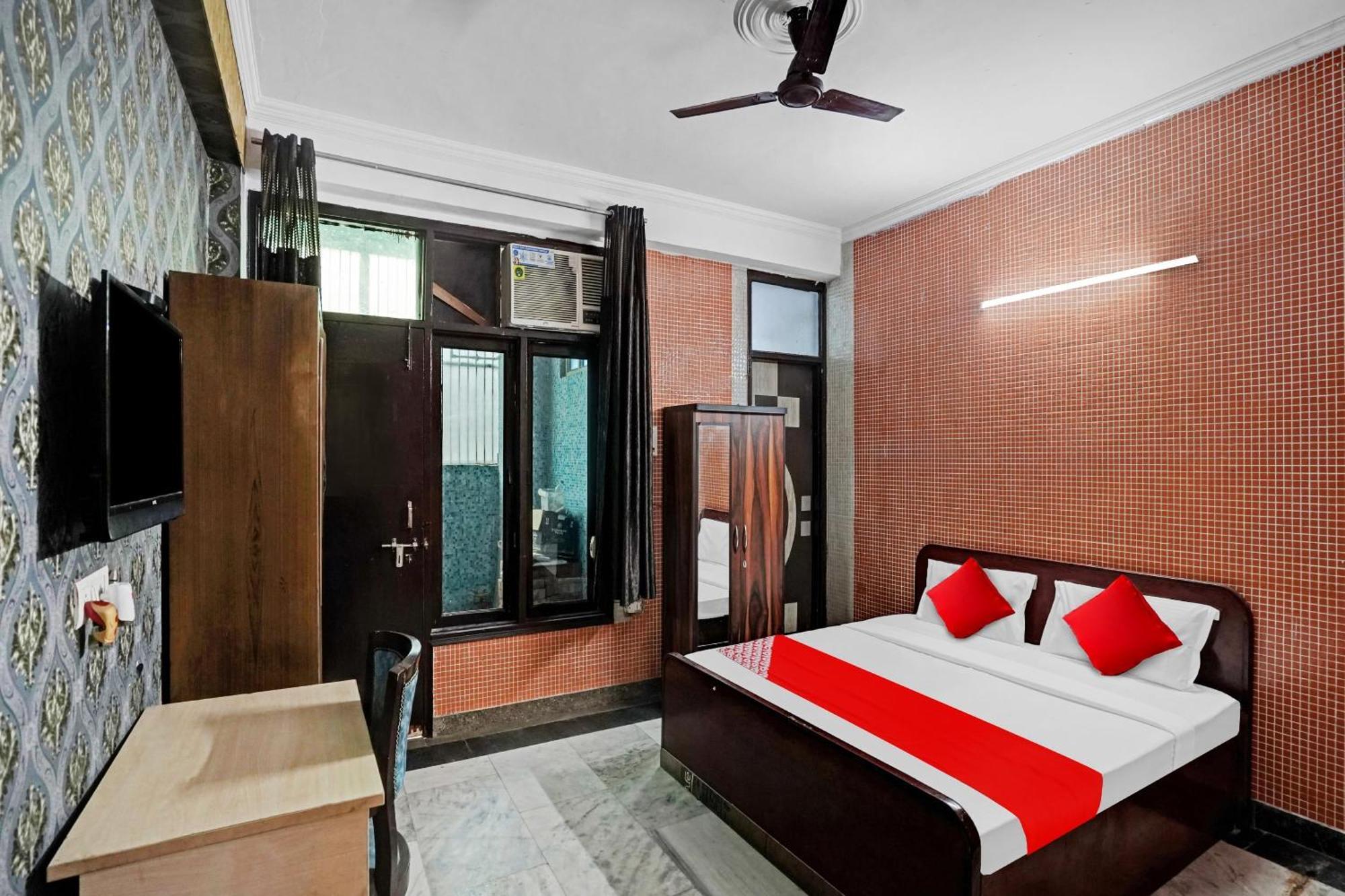 Hotel O Park View Noida Esterno foto