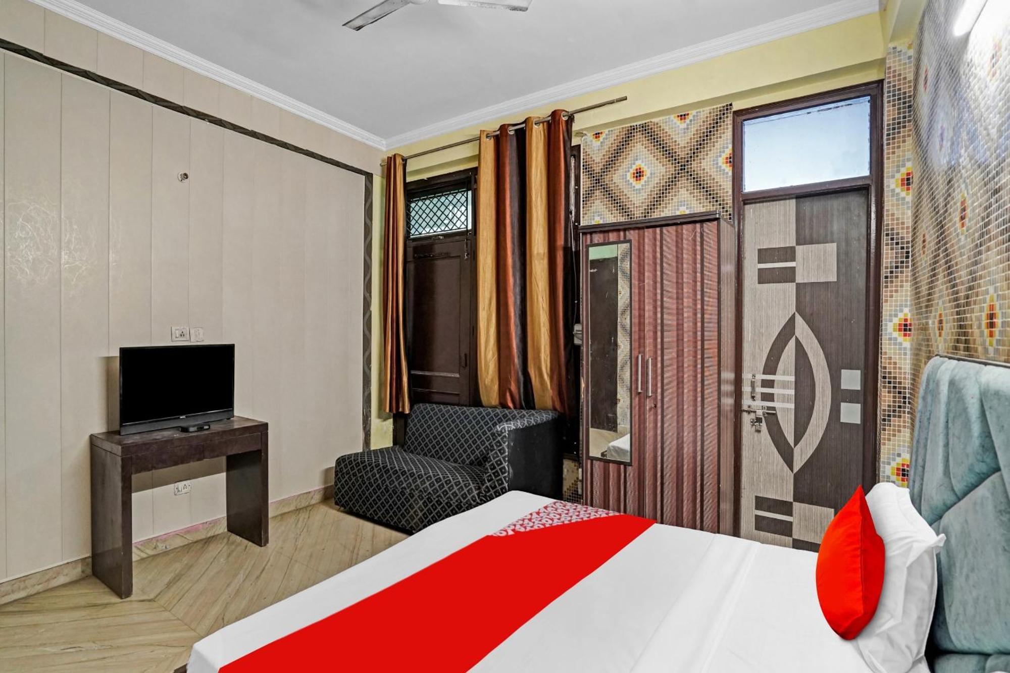 Hotel O Park View Noida Esterno foto