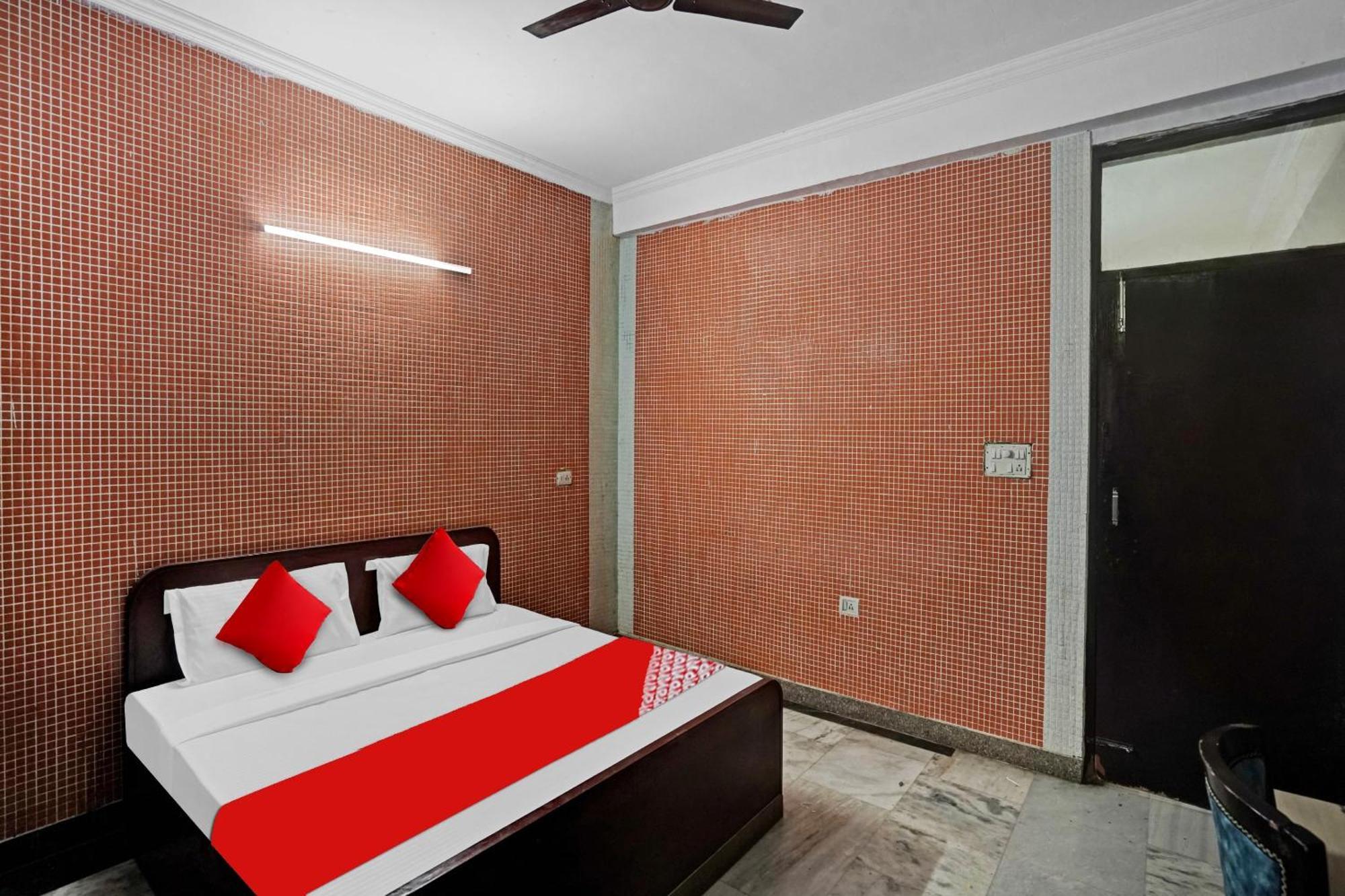 Hotel O Park View Noida Esterno foto