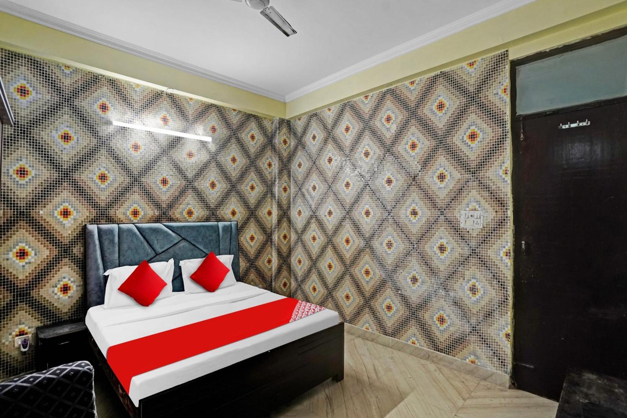 Hotel O Park View Noida Esterno foto