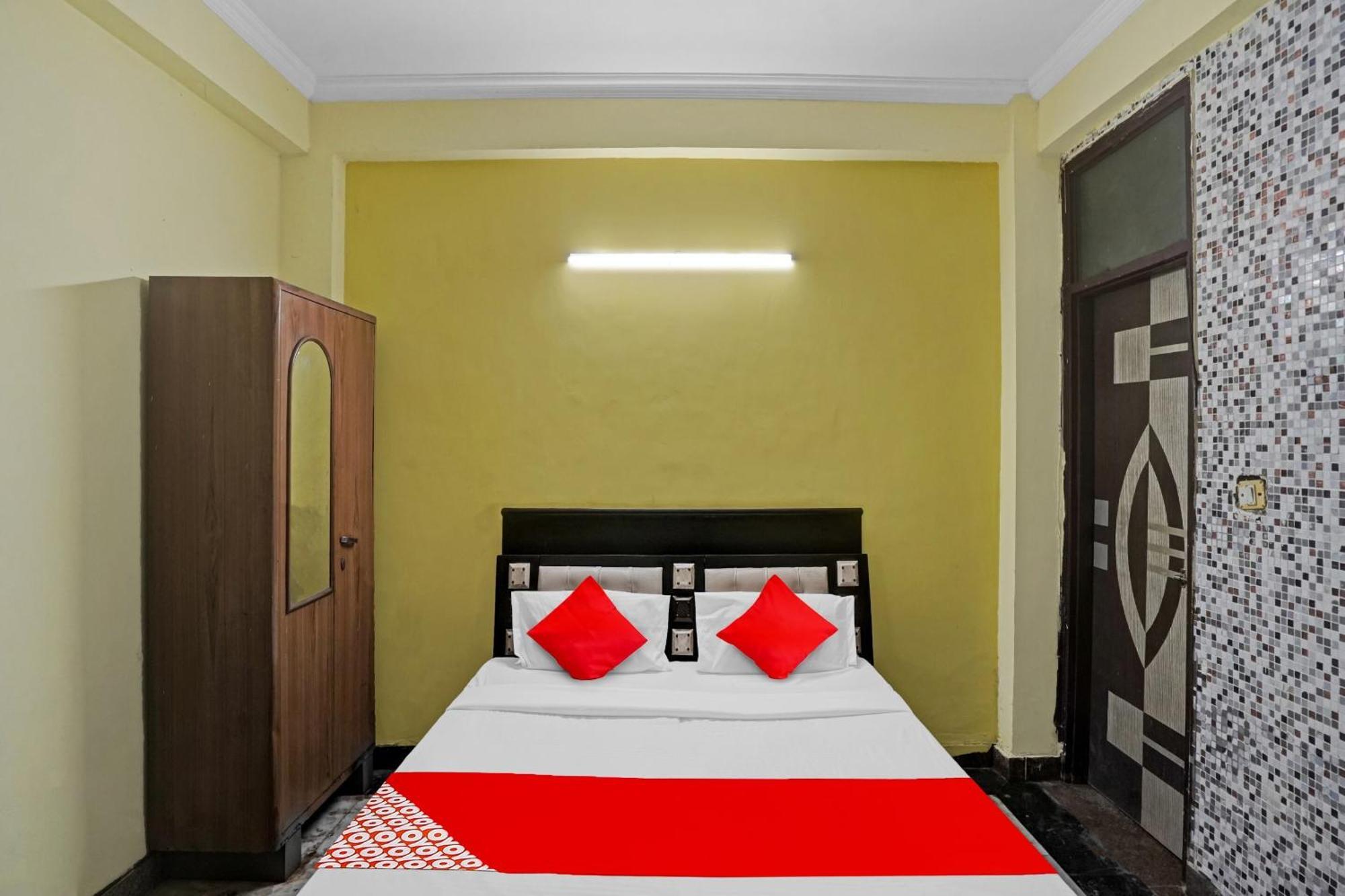 Hotel O Park View Noida Esterno foto