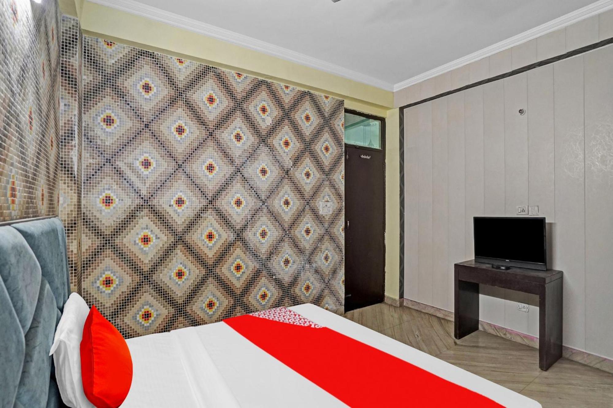 Hotel O Park View Noida Esterno foto
